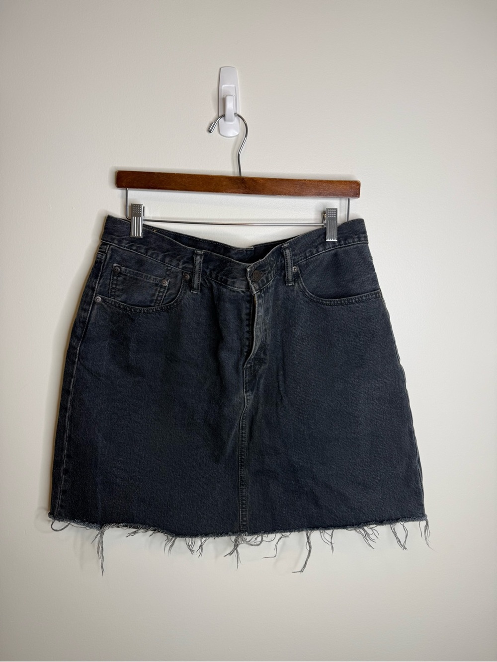 Levi's Black Denim Mini Skirt with Frayed Hem size 32